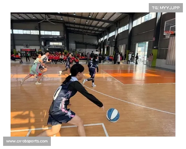 篮球训练培养团队精神，学生球员学会为人处世道理